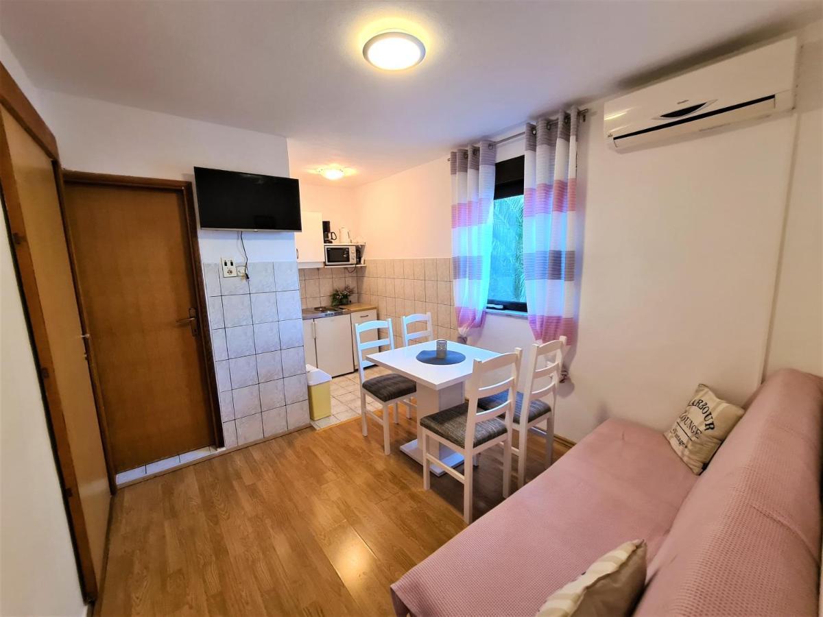 Cosic Apartmani 이그라네 외부 사진