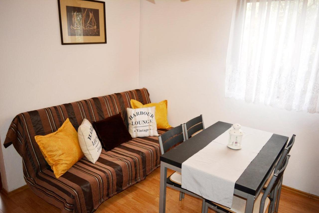 Cosic Apartmani 이그라네 외부 사진