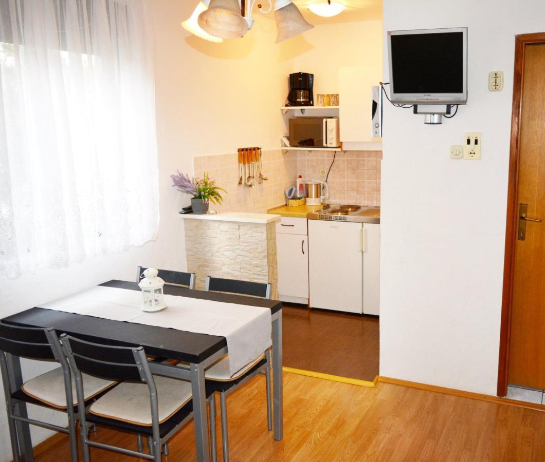 Cosic Apartmani 이그라네 외부 사진